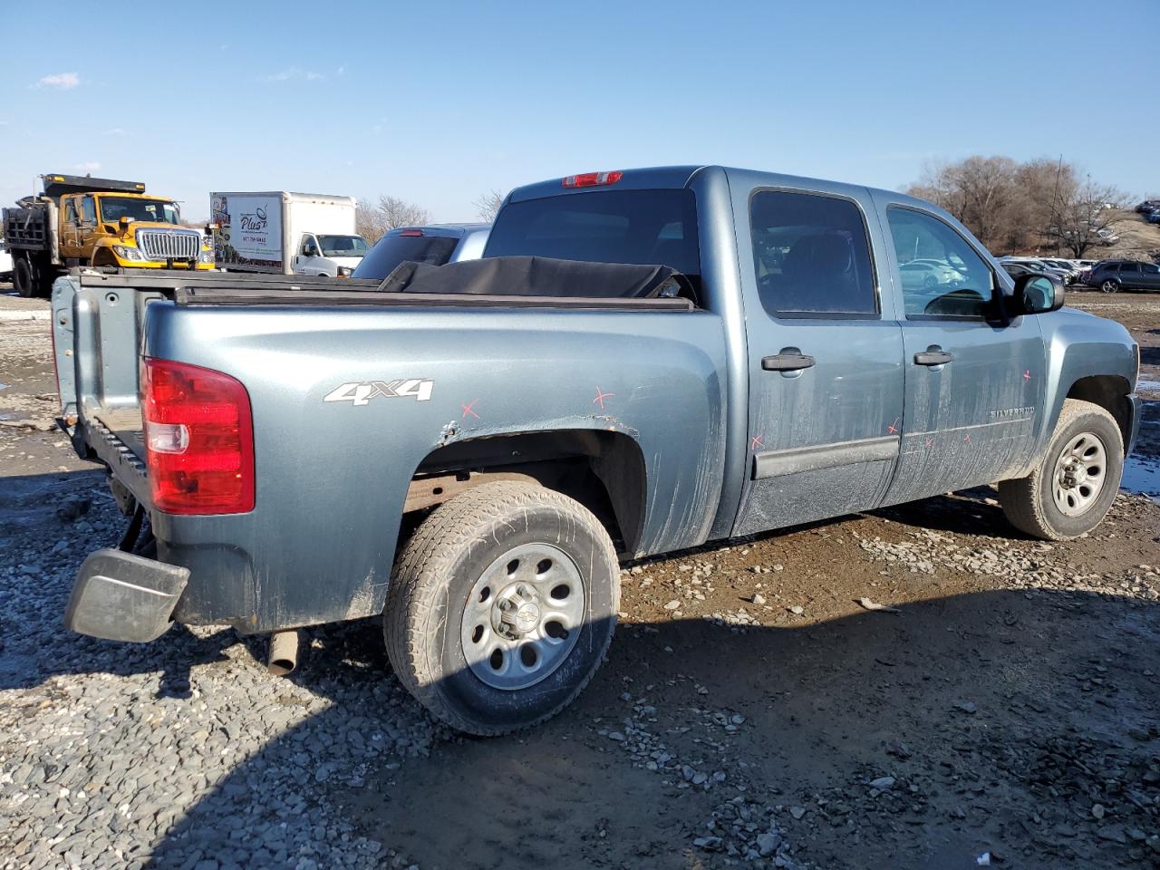 2011 Chevrolet Silverado - Image 3