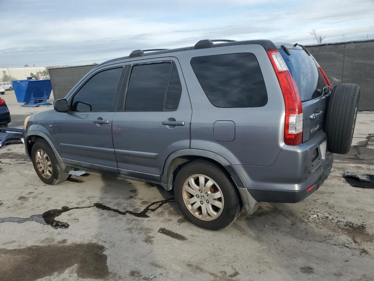 2005 Honda CR-V - Image 2