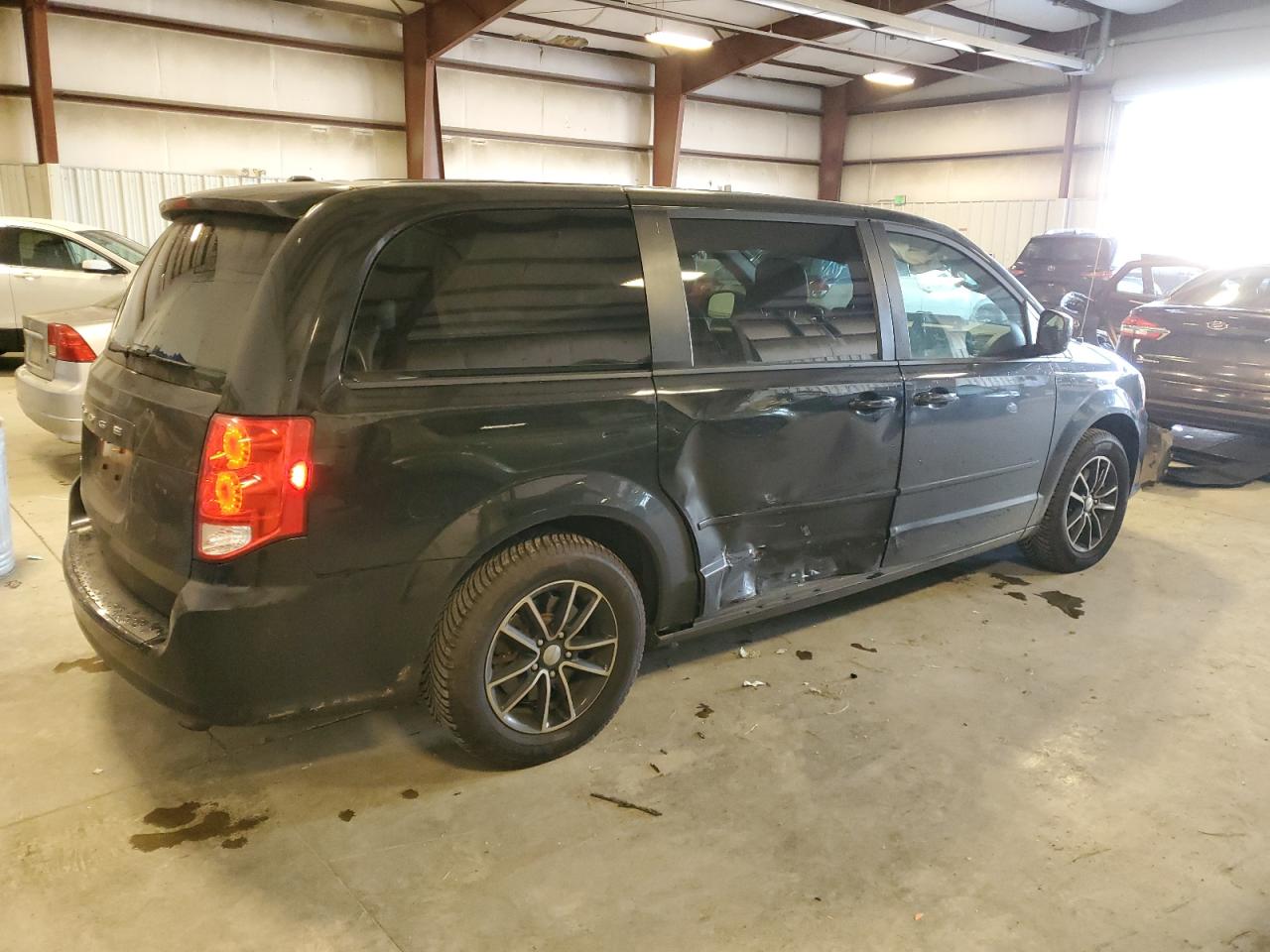 2016 Dodge Caravan - Image 3