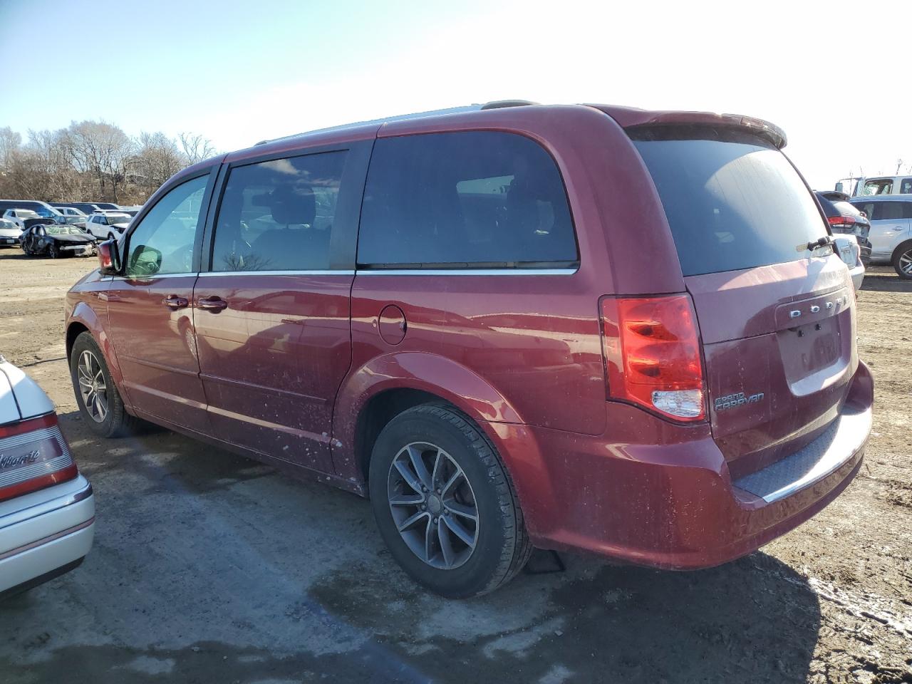 2016 Dodge Caravan - Image 2
