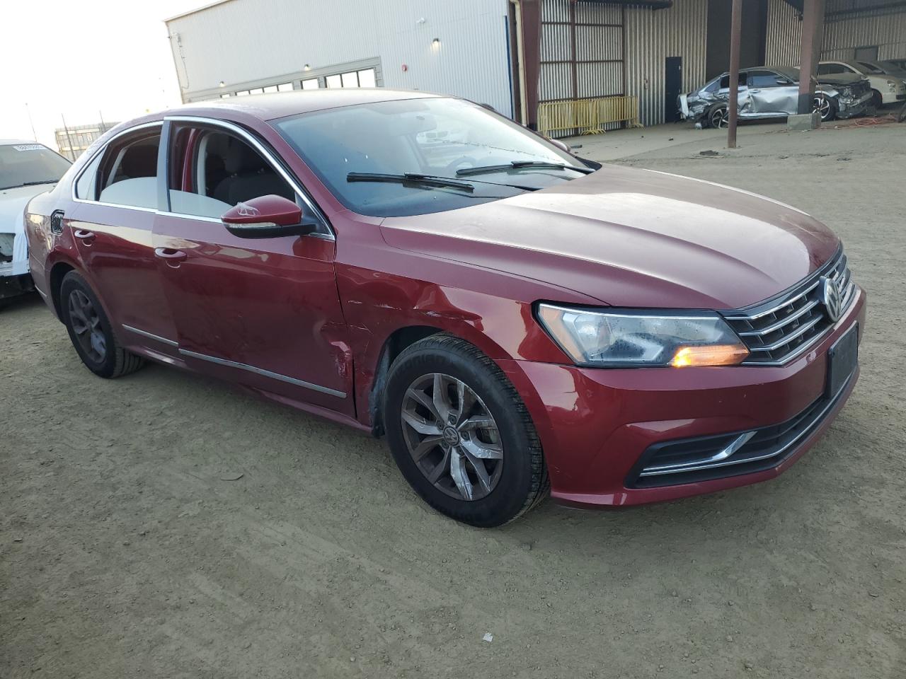 2017 Volkswagen Passat - Image 4