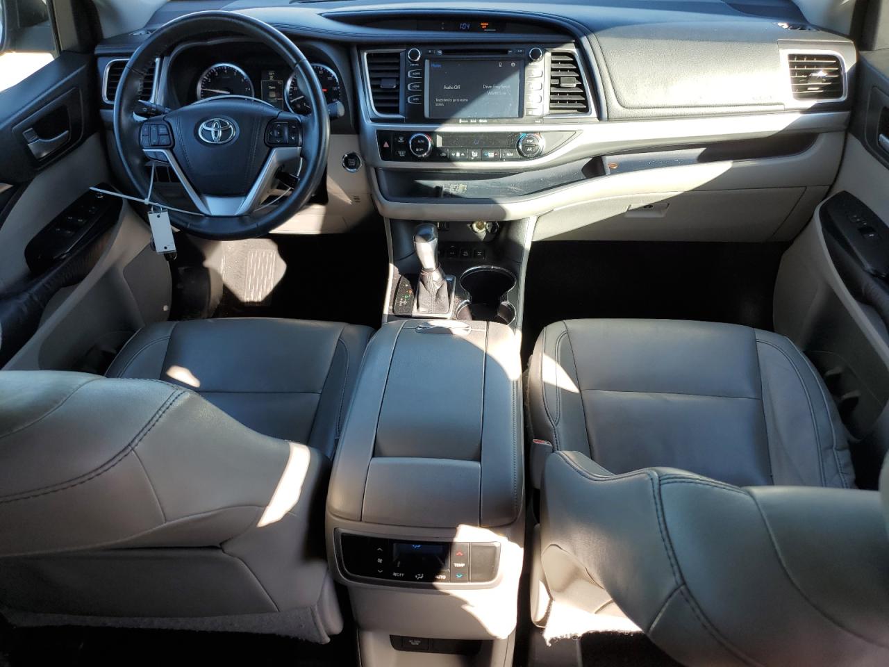 2016 Toyota Highlander - Image 8