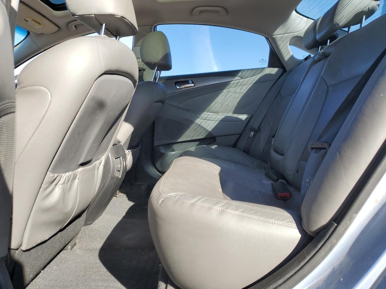 2012 Hyundai Sonata - Image 10