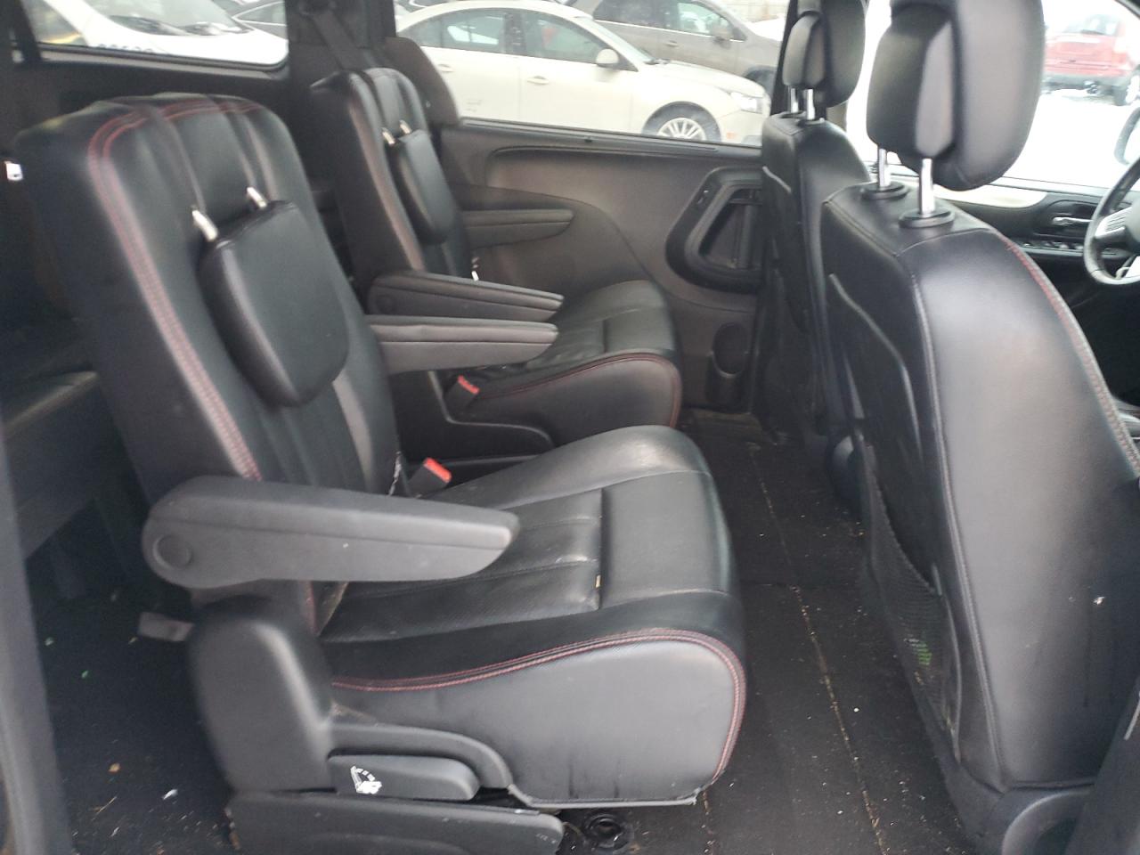 2018 Dodge Caravan - Image 11