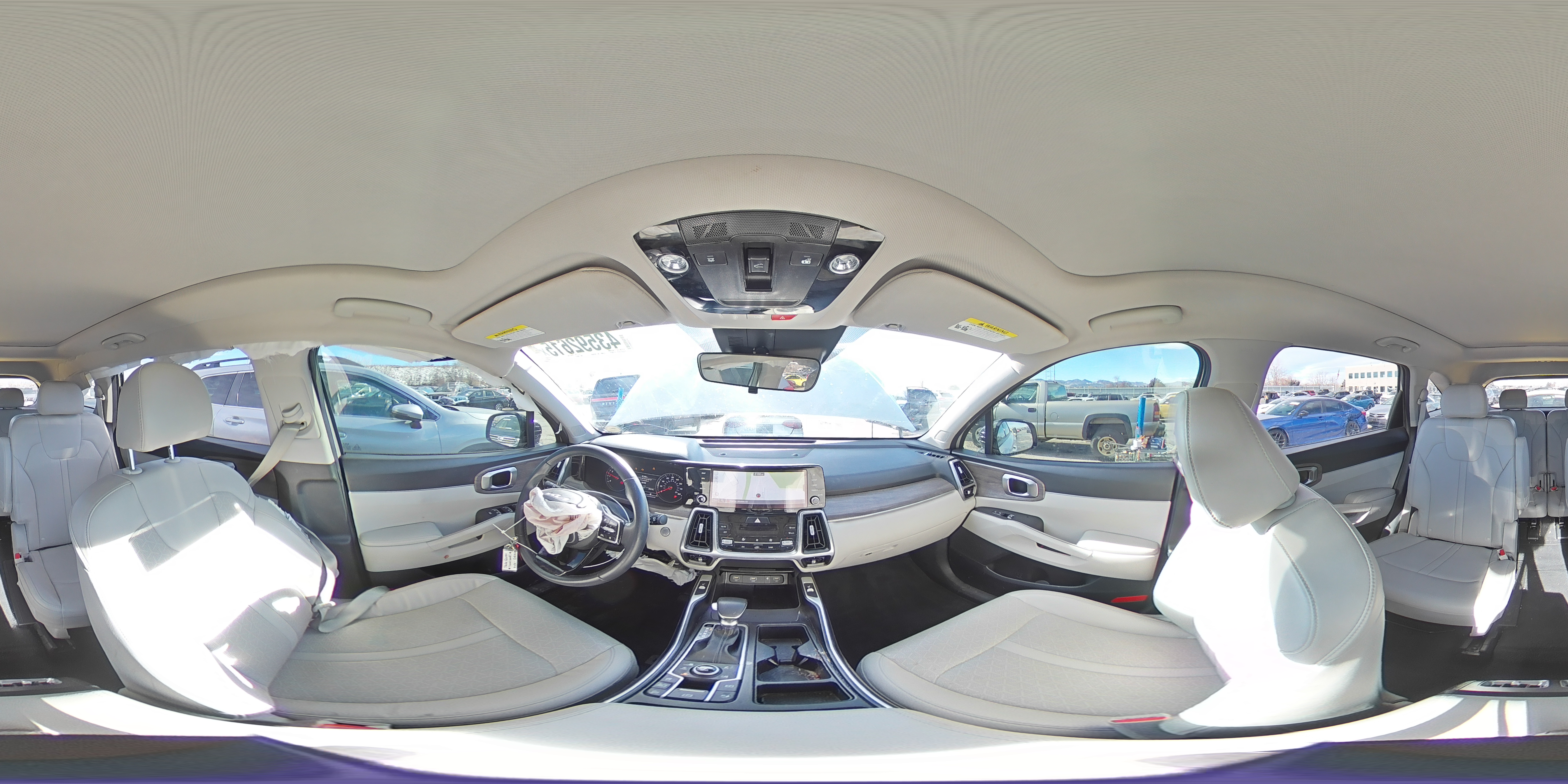 2022 Kia Sorento - Image 16