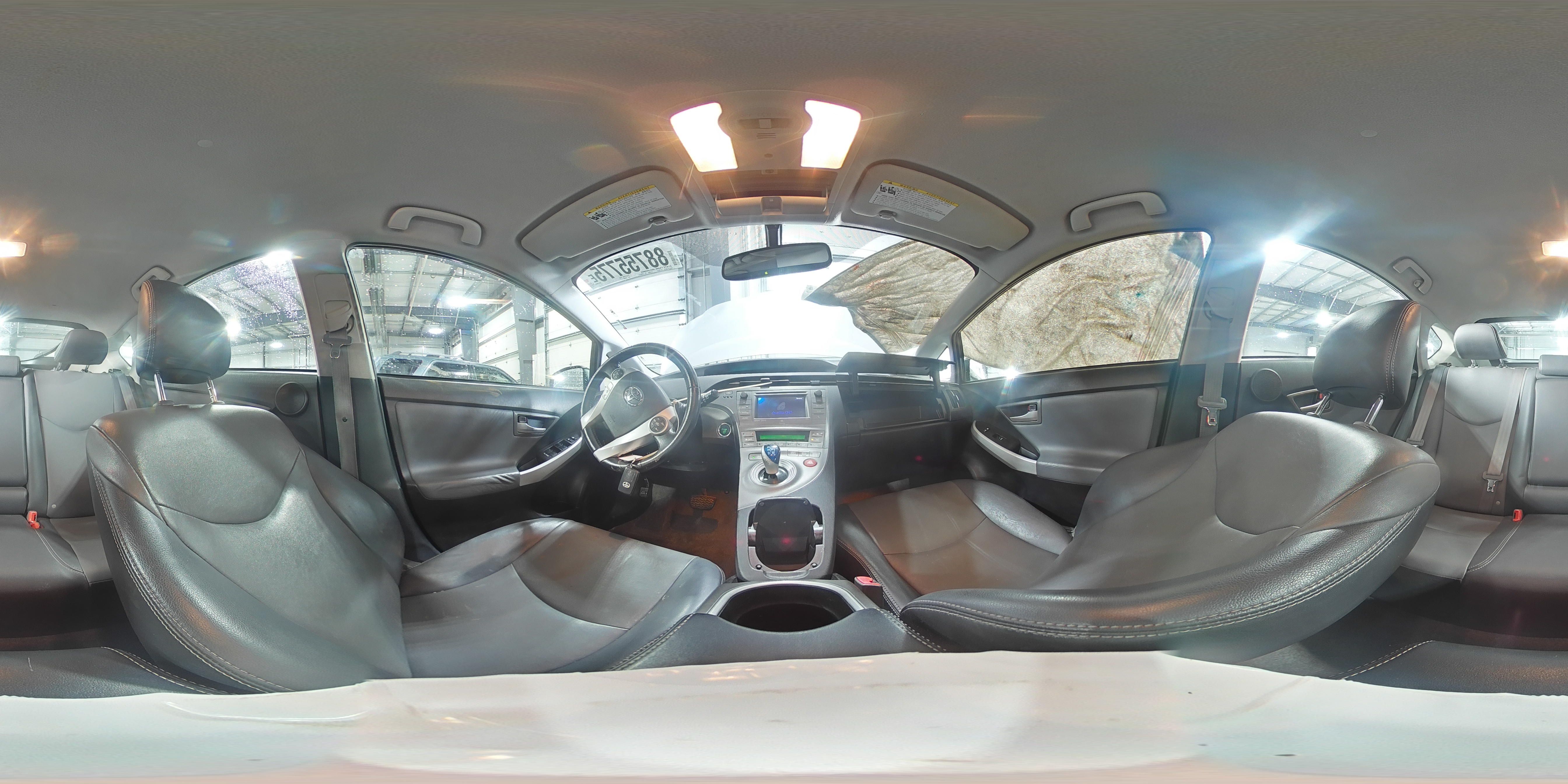 2012 Toyota Prius - Image 14
