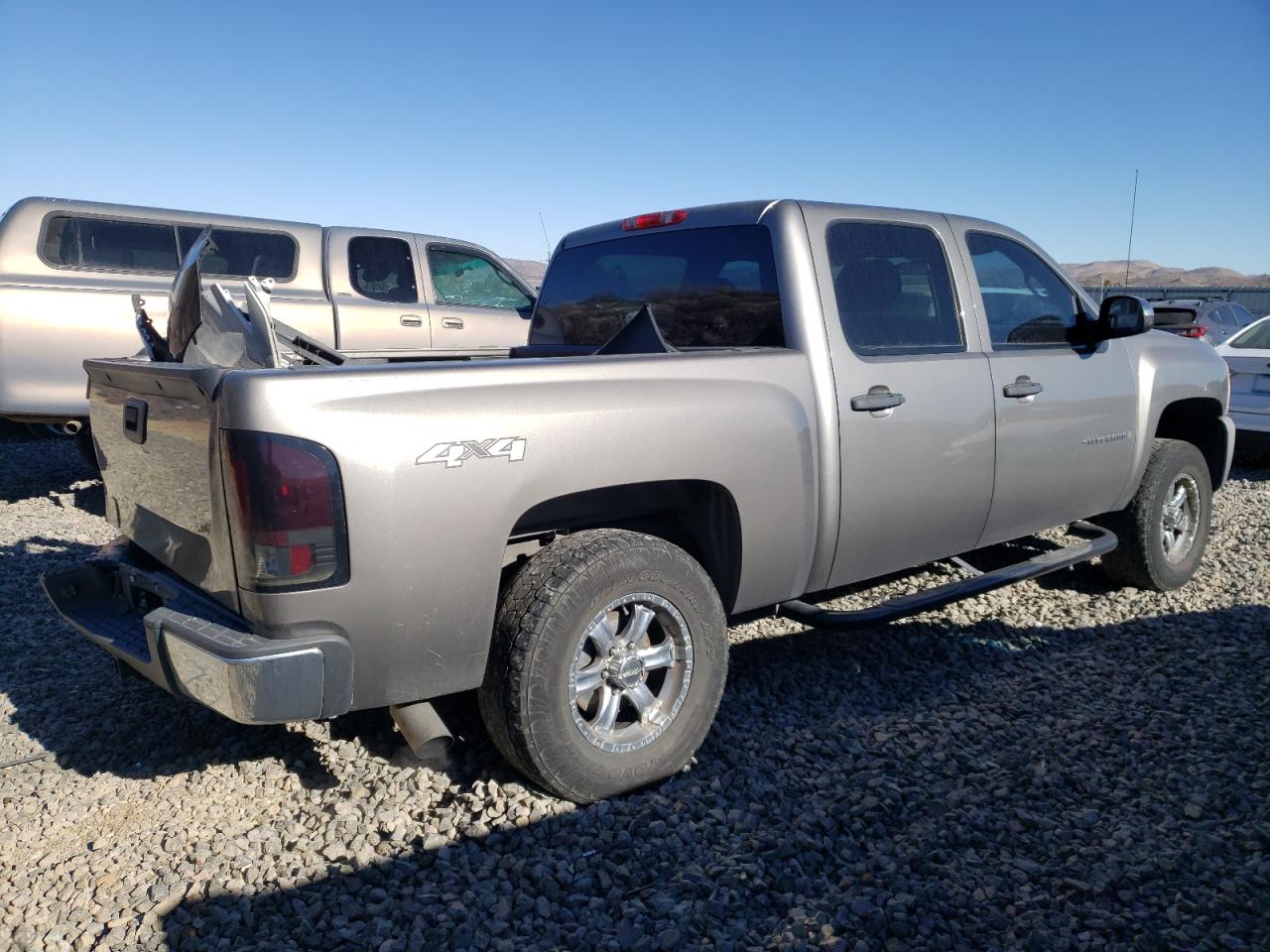 2009 Chevrolet Silverado - Image 3