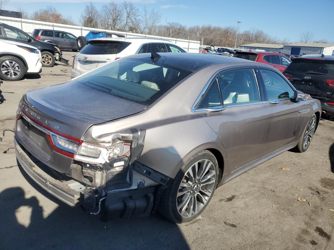2018 Lincoln Continental - Image 3