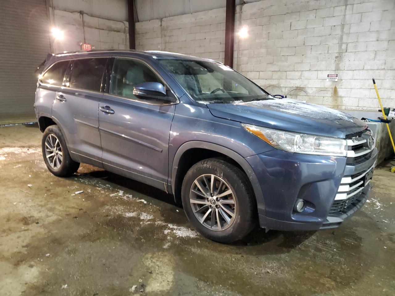 2019 Toyota Highlander - Image 4