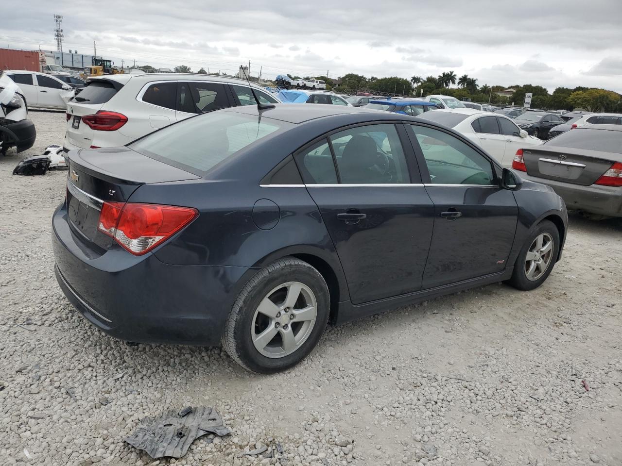 VIN 1G1PC5SB7E7451757 2014 CHEVROLET CRUZE no.3