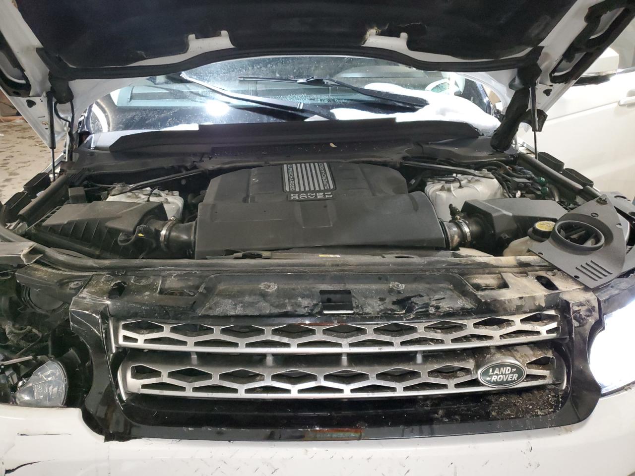 2014 Land Rover Range Rover - Image 12