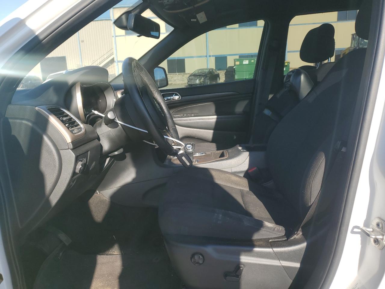 2015 Jeep Grand Cherokee - Image 7