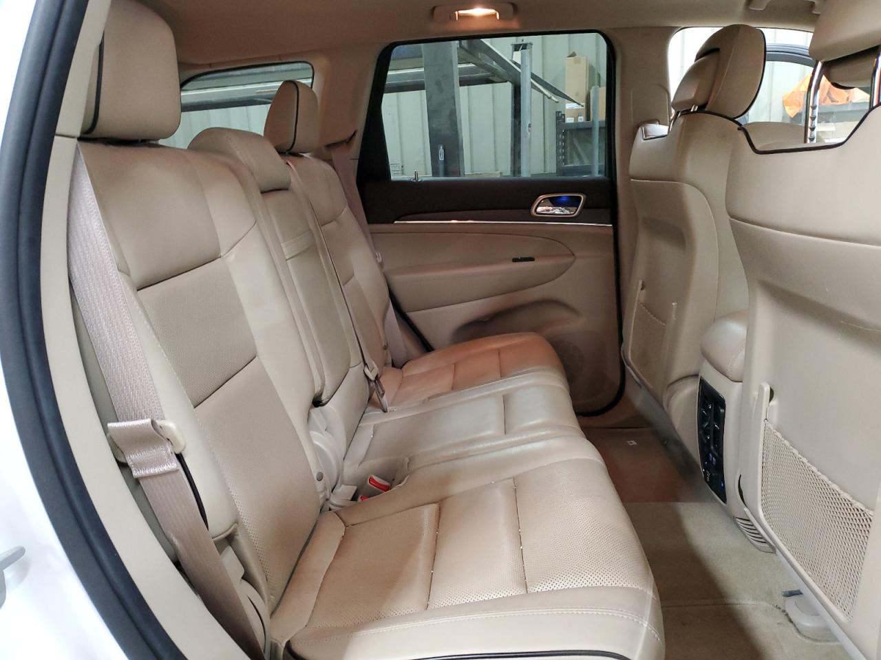 2014 Jeep Grand Cherokee - Image 11
