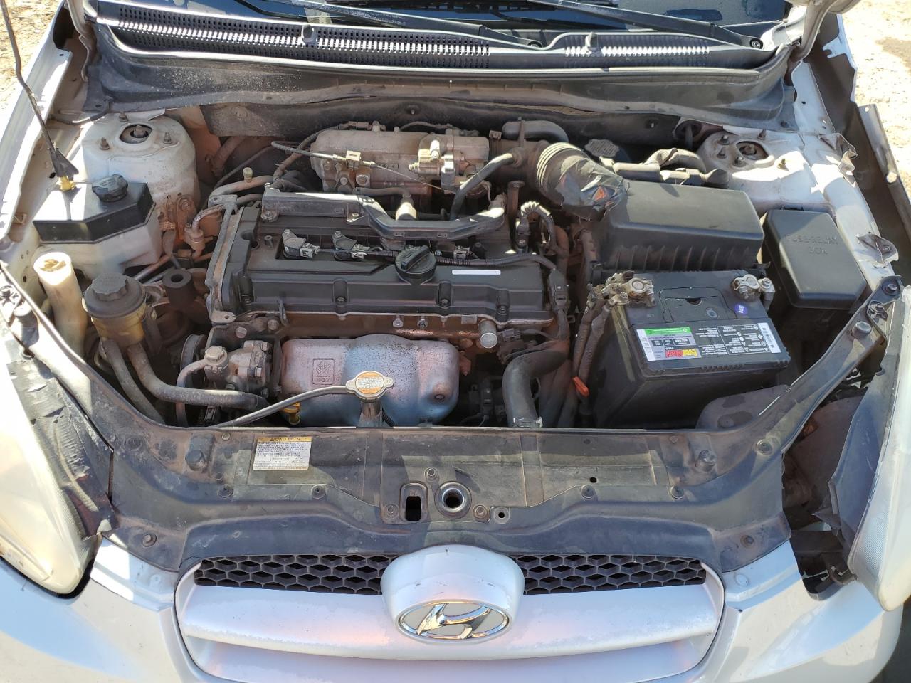 2008 Hyundai Accent - Image 11