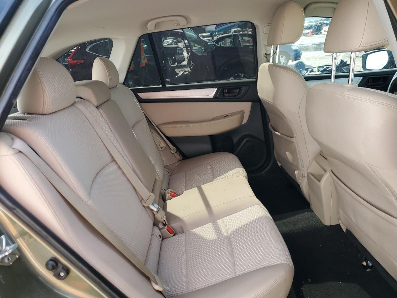 2015 Subaru Outback - Image 11
