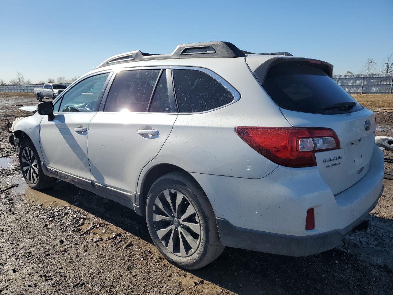 2015 Subaru Outback - Image 2
