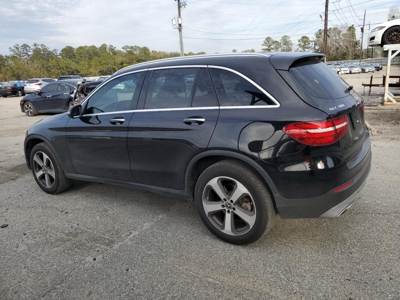 2017 Mercedes-Benz GLC - Image 2
