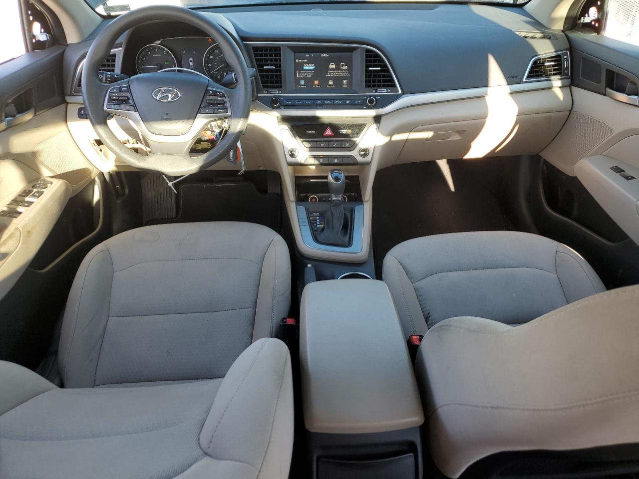 2018 Hyundai Elantra - Image 8