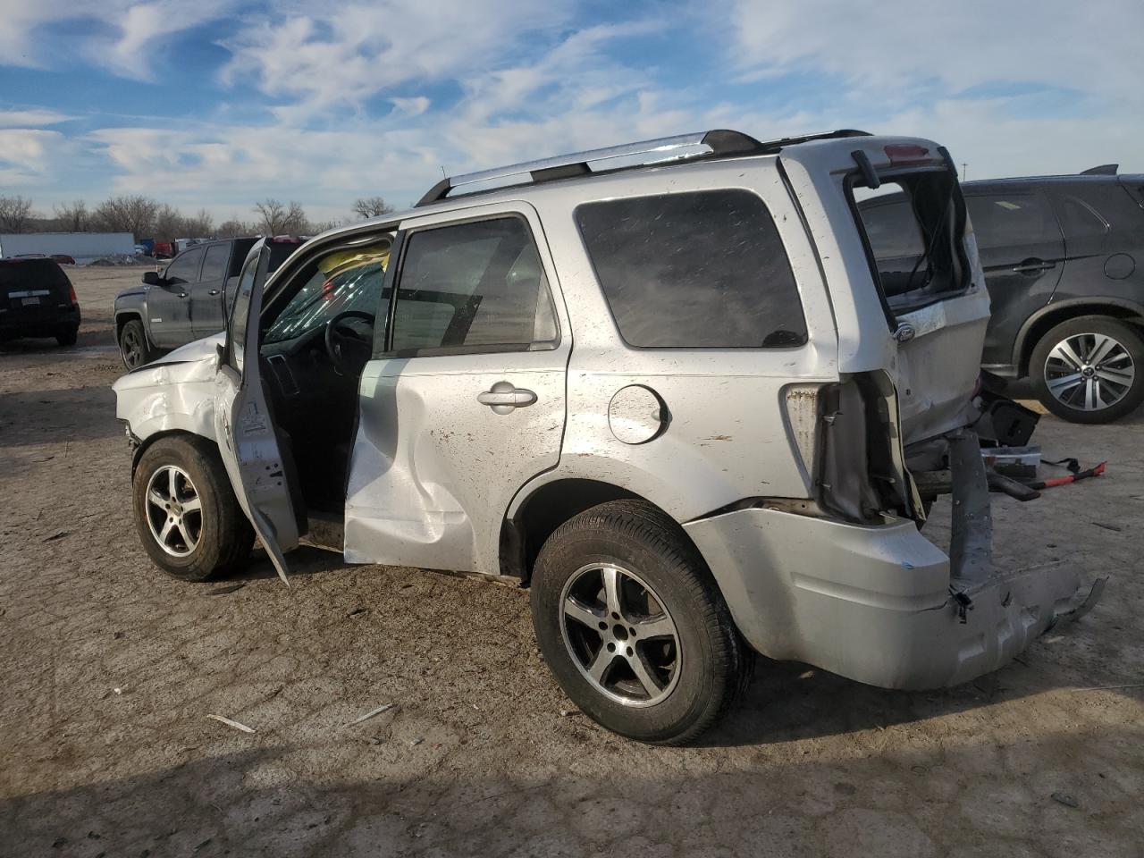 2009 Ford Escape - Image 2