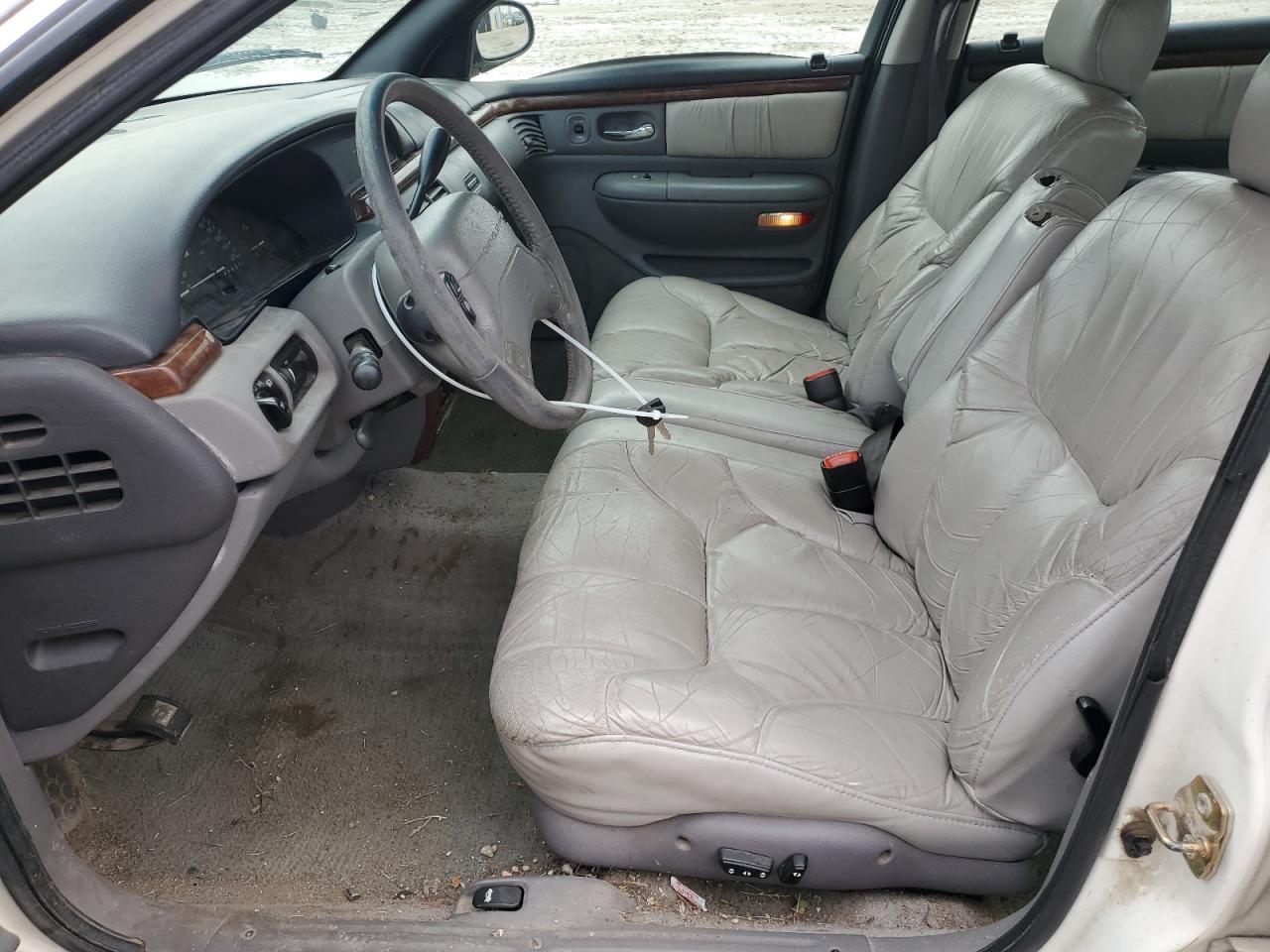 1996 Chrysler LHS - Image 7