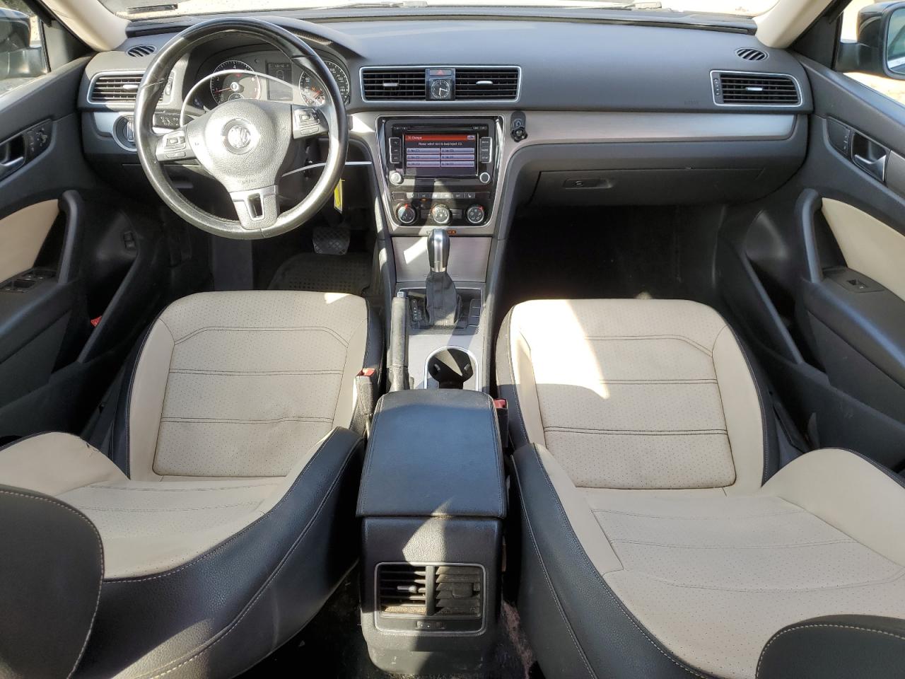 2015 Volkswagen Passat - Image 8