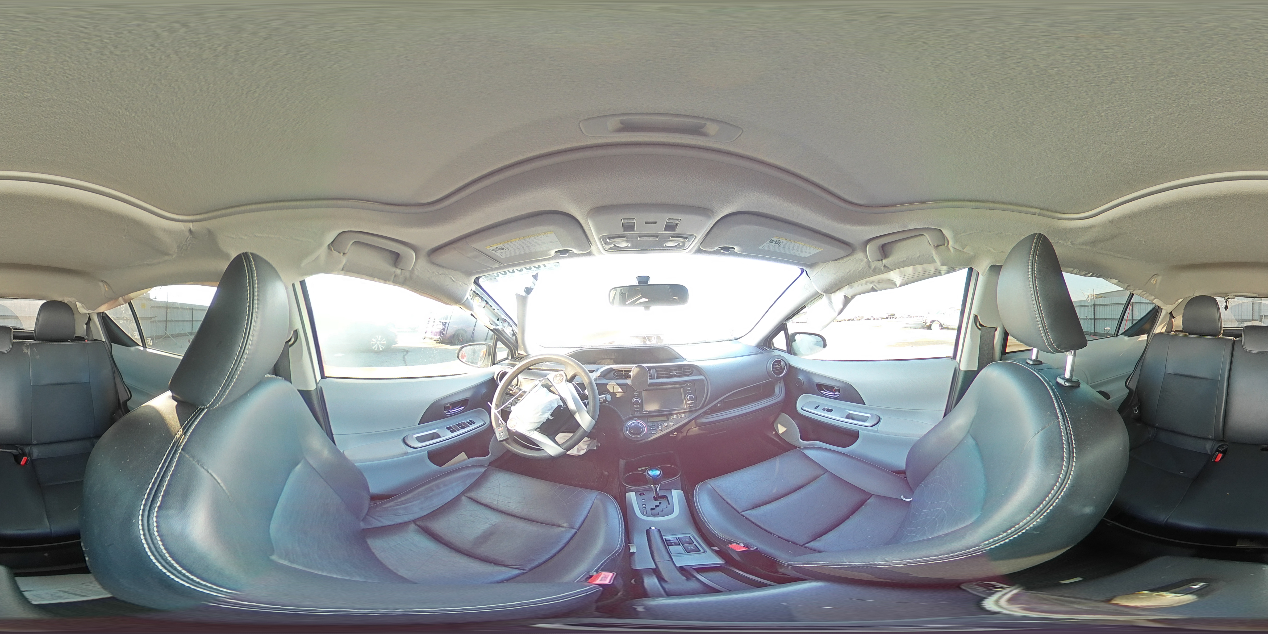 2012 Toyota Prius - Image 13