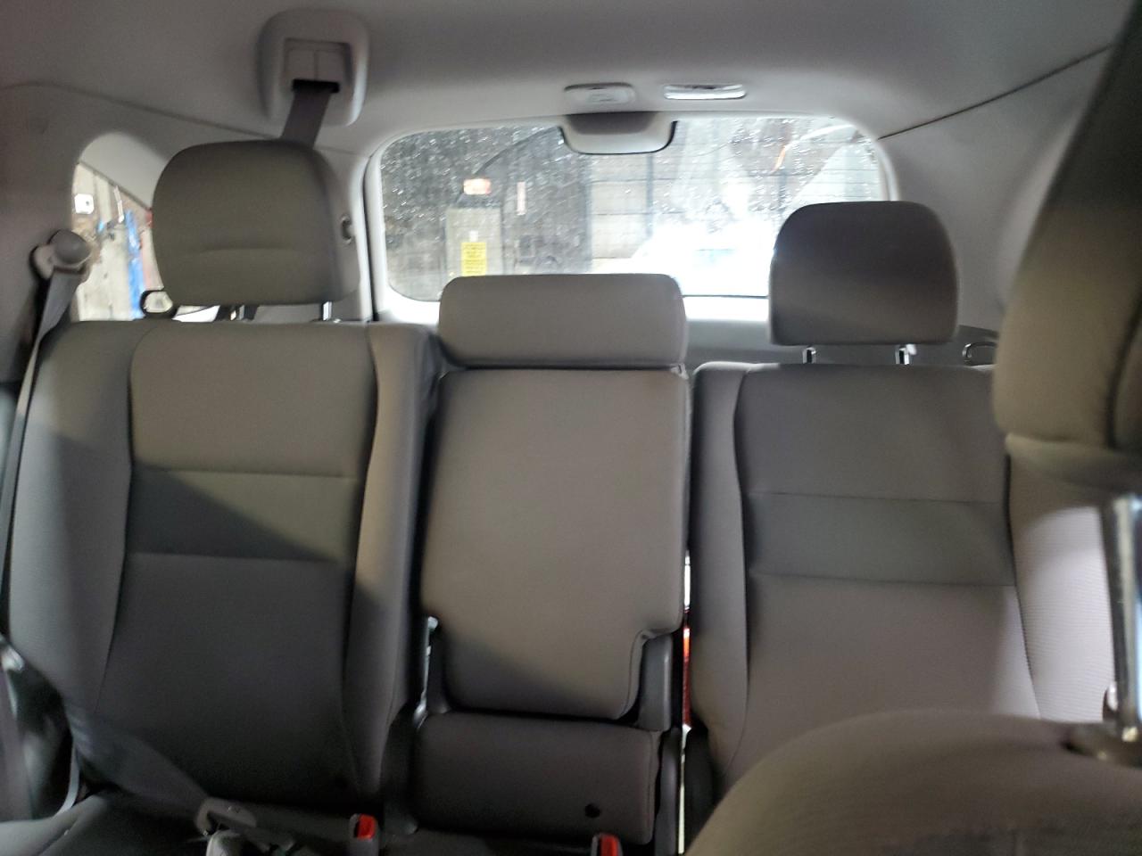 2011 Honda CR-V - Image 10