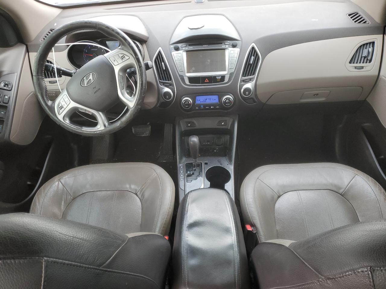 2010 Hyundai Tucson - Image 8