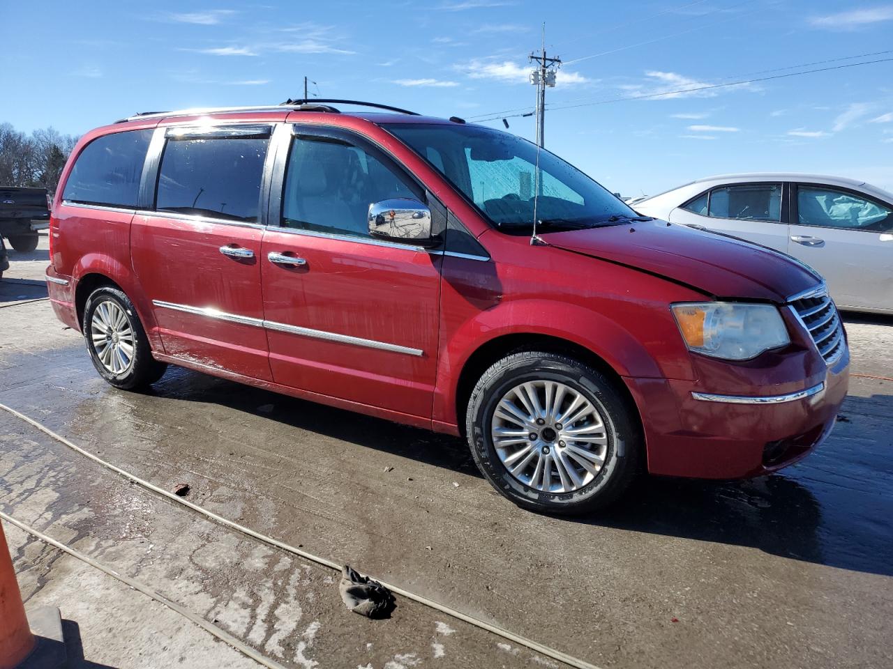2010 Chrysler Town & Country - Image 4