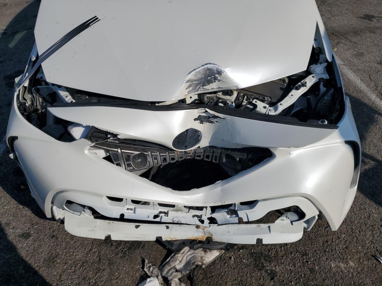 2017 Toyota Prius - Image 11