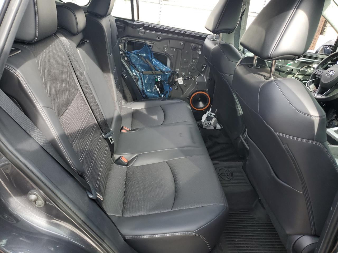2020 Toyota RAV 4 - Image 11