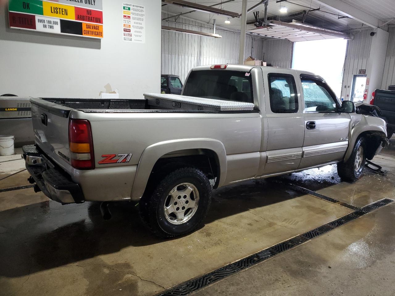 2000 Chevrolet Silverado - Image 3