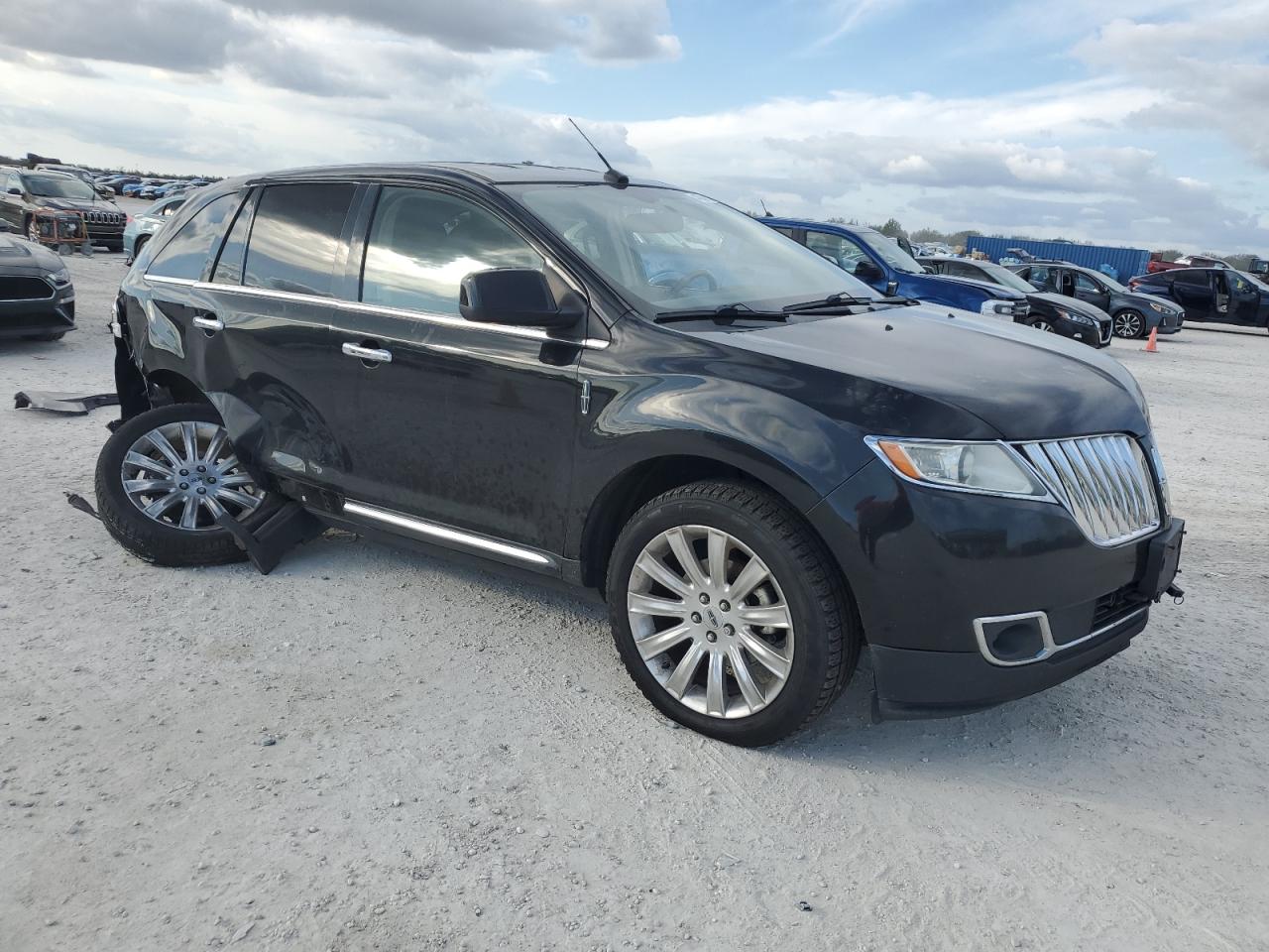 2011 Lincoln MKX - Image 4
