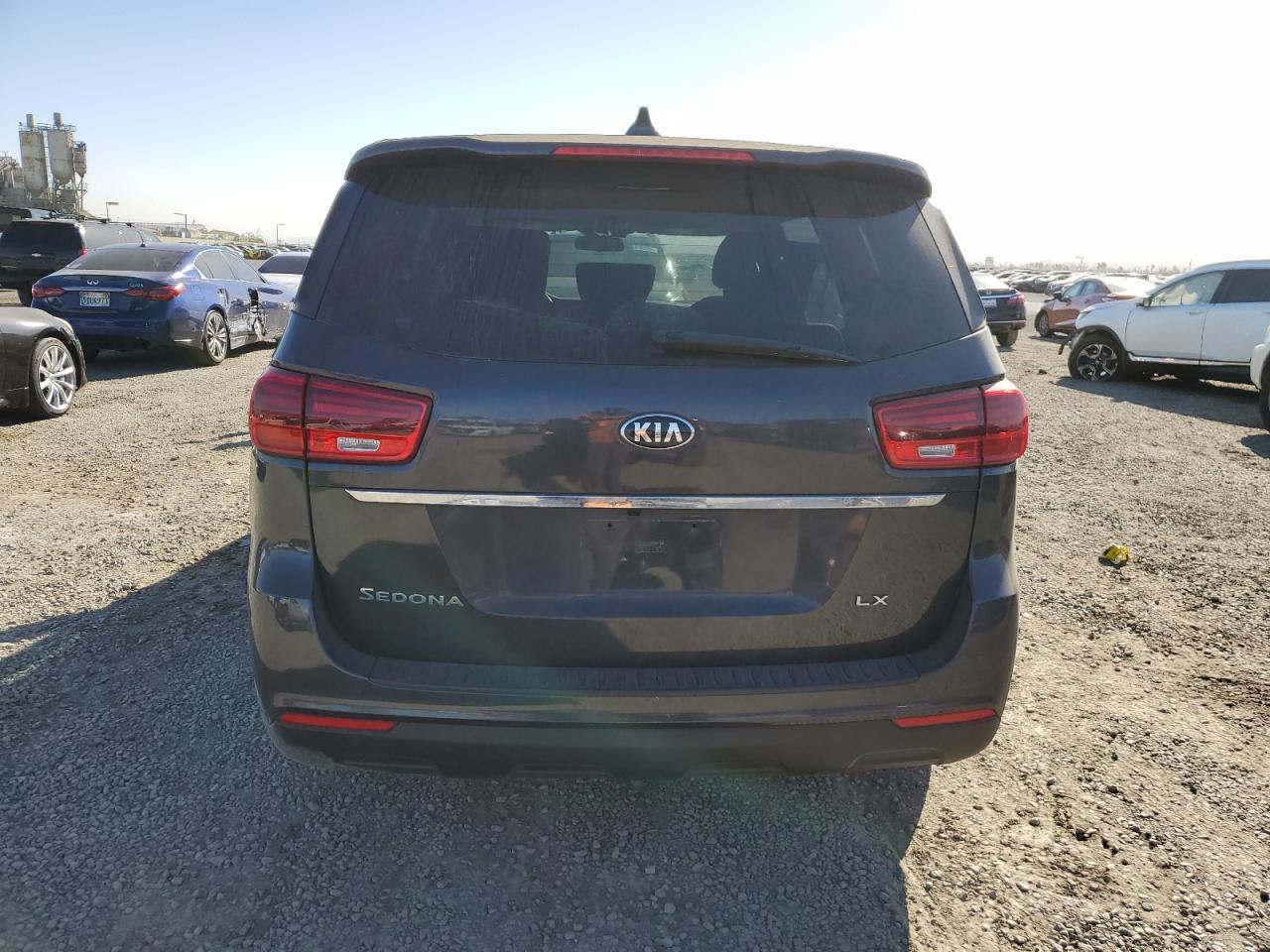 2021 Kia Sedona - Image 6