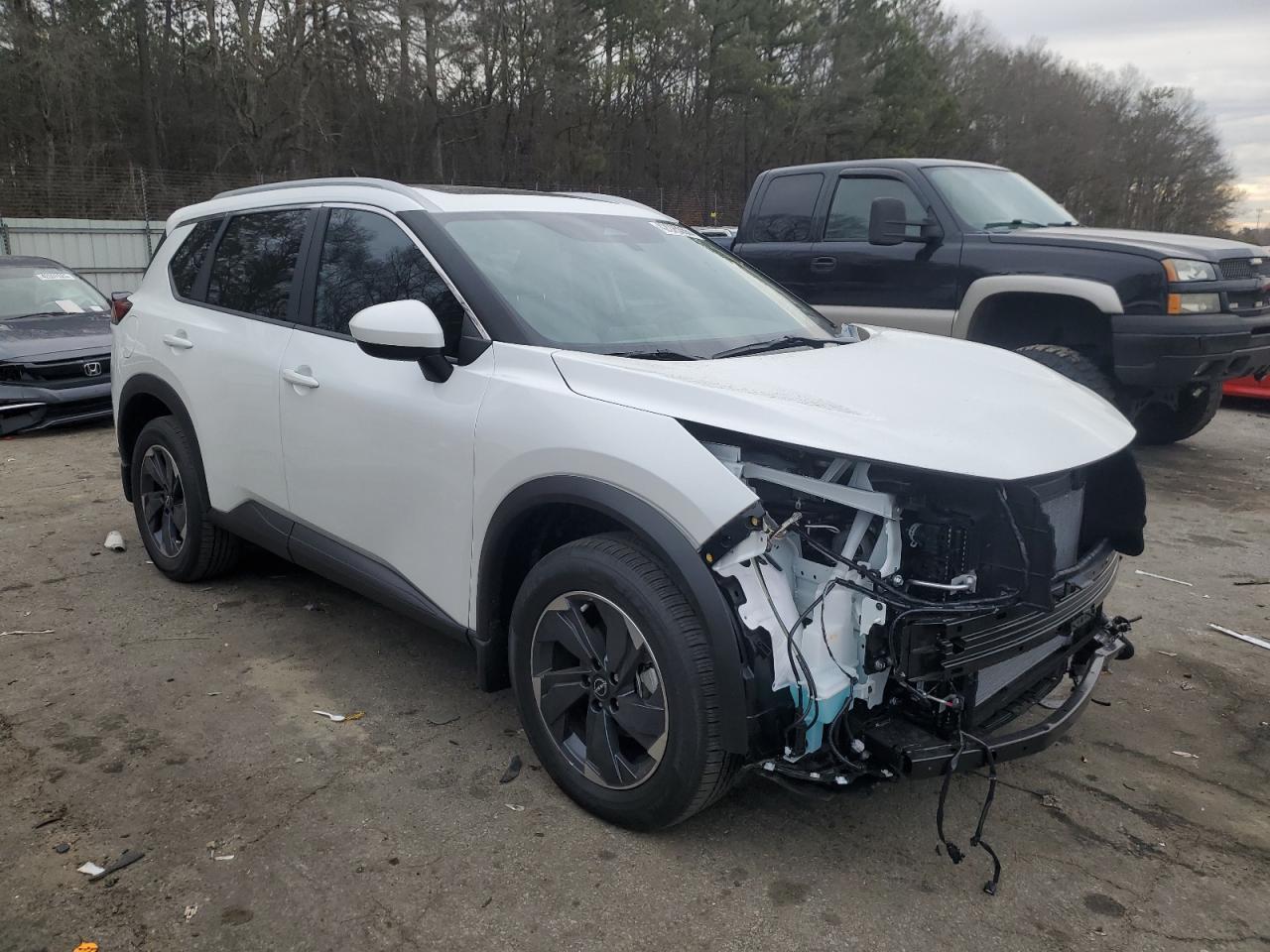 2024 Nissan Rogue - Image 4