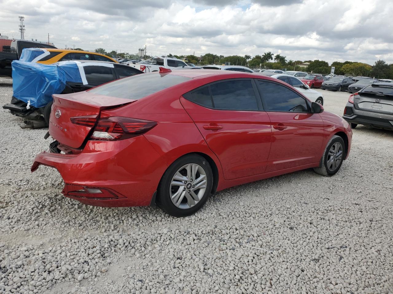 2020 Hyundai Elantra - Image 3
