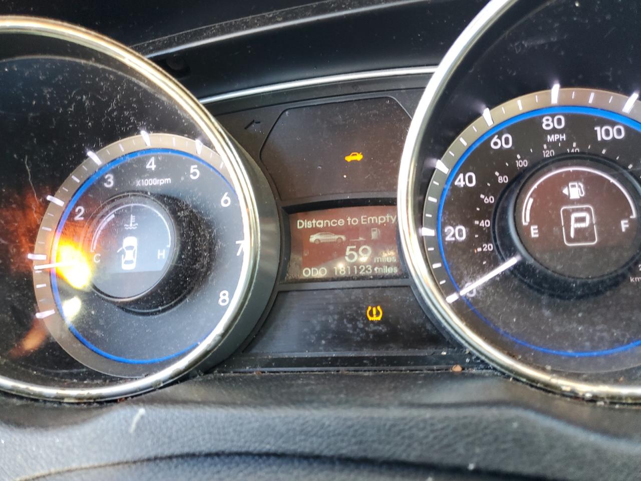 2012 Hyundai Sonata - Image 9