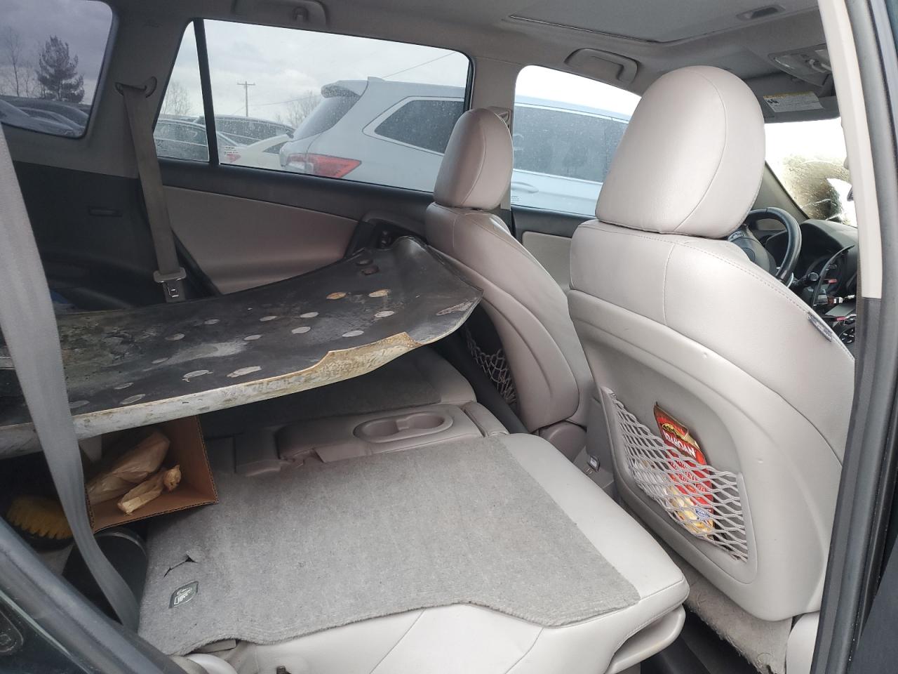 2012 Toyota RAV 4 - Image 10