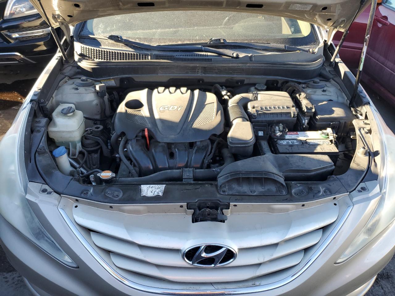 2011 Hyundai Sonata - Image 11