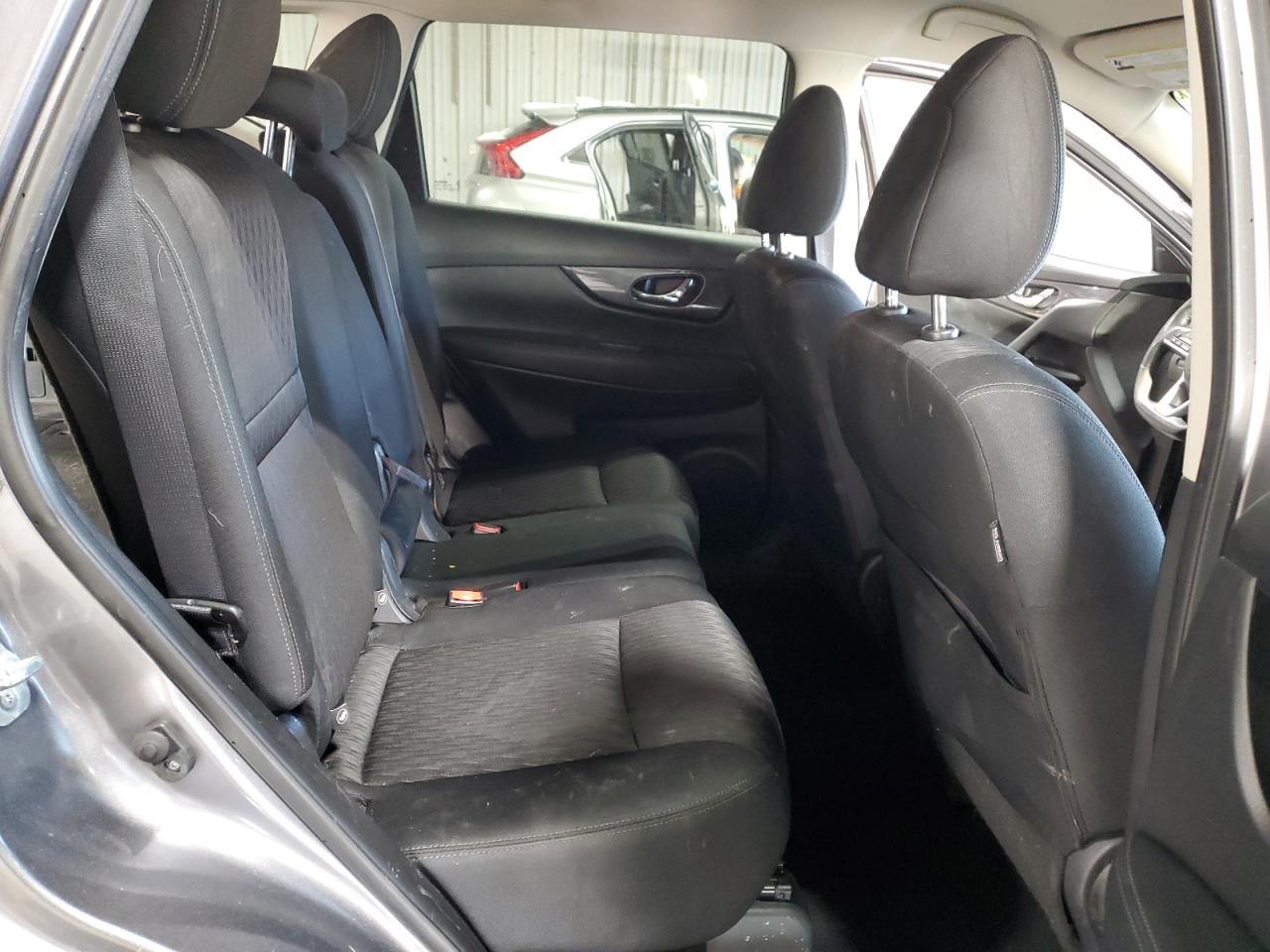 2019 Nissan Rogue - Image 11