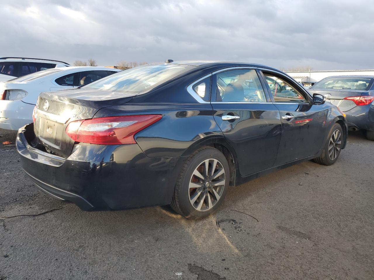 VIN 1N4AL3AP2JC154644 2018 NISSAN ALTIMA no.3