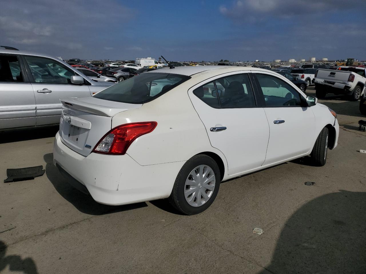 2015 Nissan Versa - Image 3