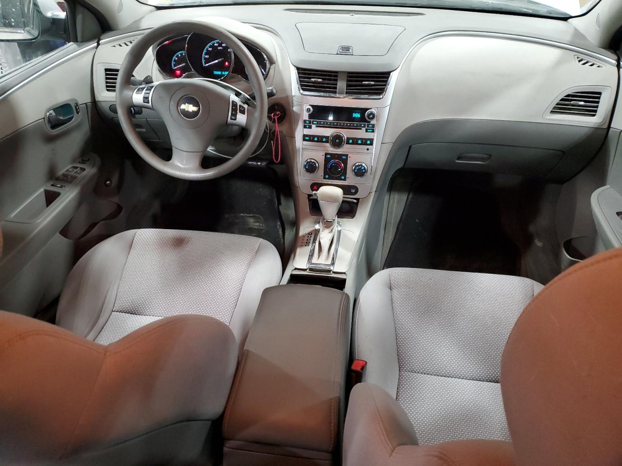 2010 Chevrolet Malibu - Image 8