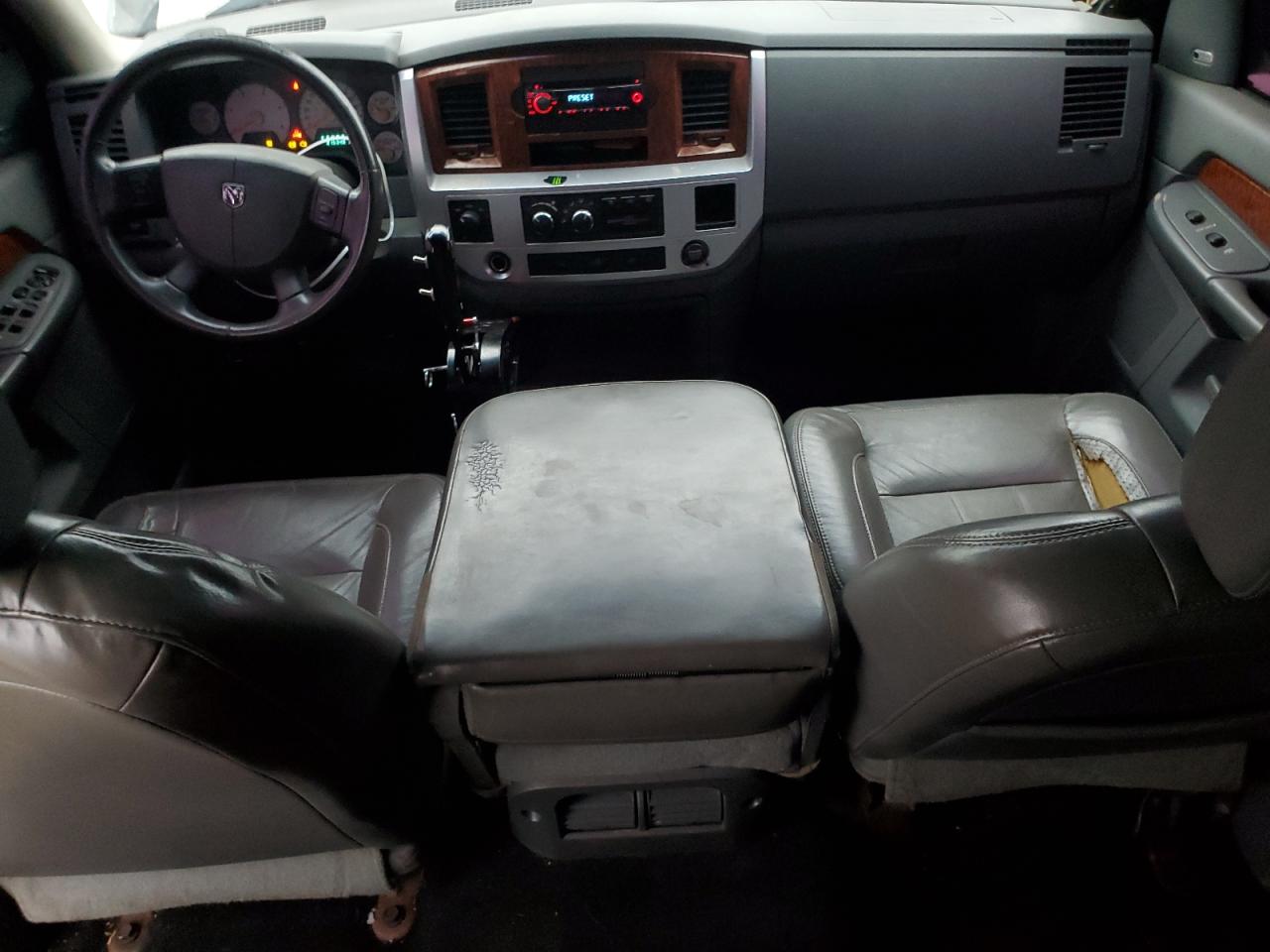 2006 Dodge RAM - Image 8