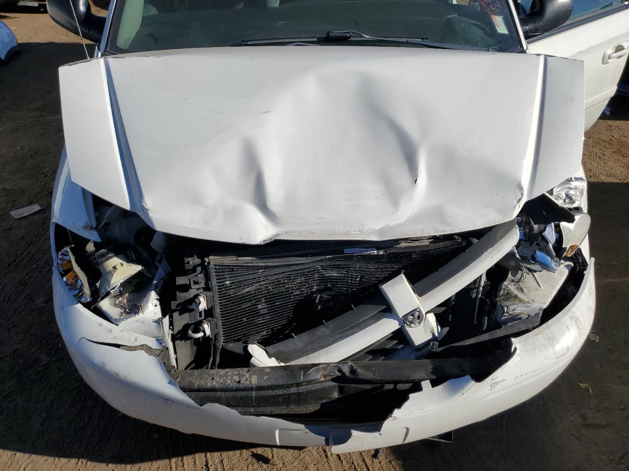 2005 Dodge Caravan - Image 13