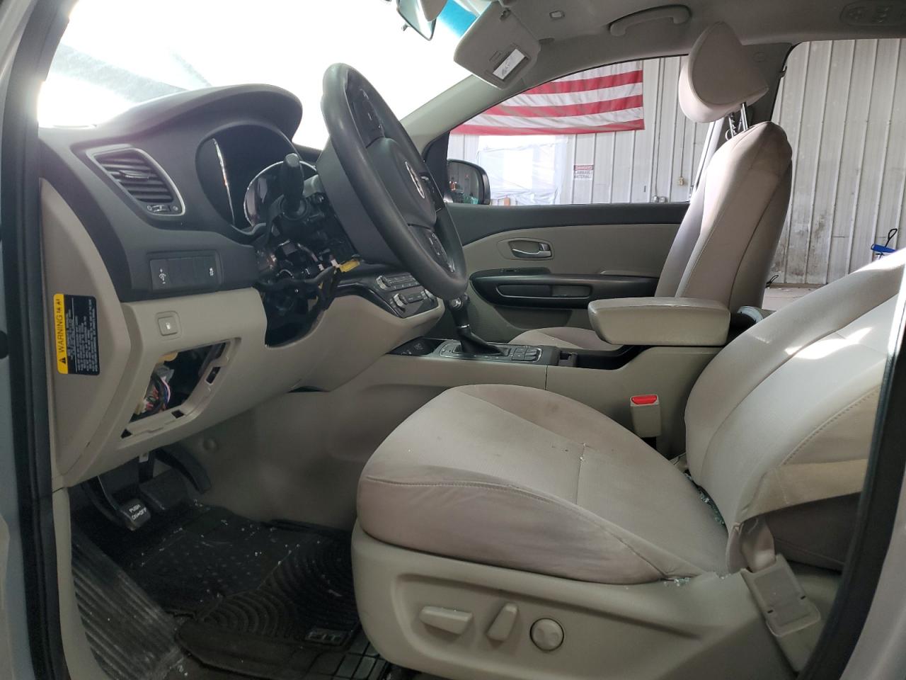 2016 Kia Sedona - Image 7