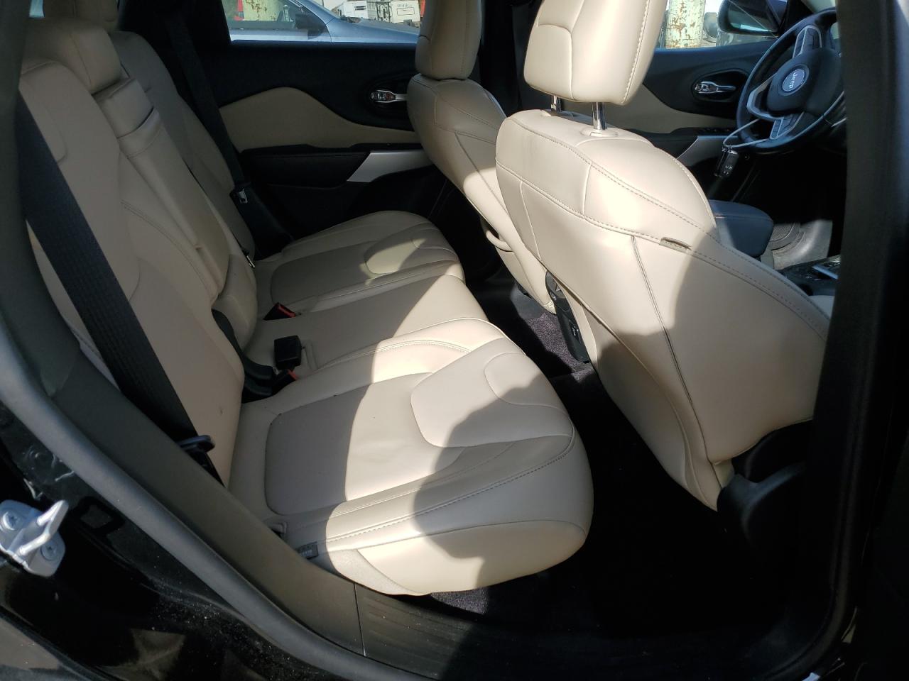 2018 Jeep Grand Cherokee - Image 10