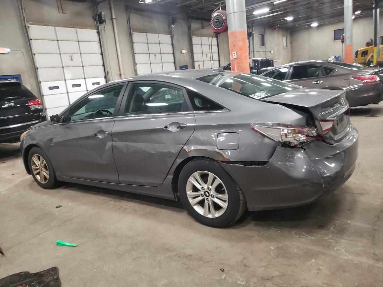 2011 Hyundai Sonata - Image 2
