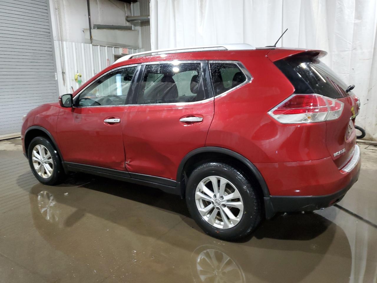 2016 Nissan Rogue - Image 2