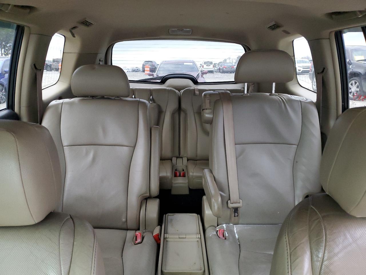 2011 Toyota Highlander - Image 10
